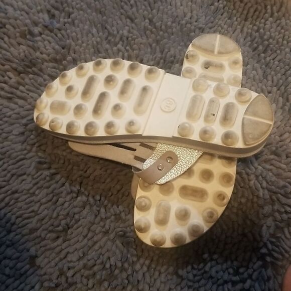 Women's  sandals white and silver well worn - Picture 9 of 10
